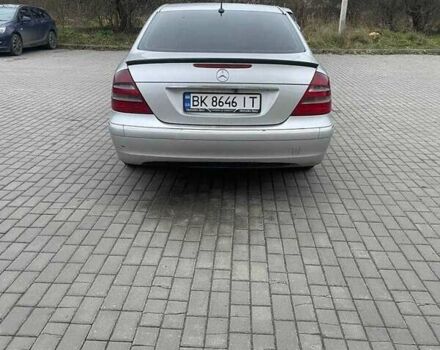 Серый Мерседес Е-Класс, объемом двигателя 2.1 л и пробегом 330 тыс. км за 6200 $, фото 12 на Automoto.ua