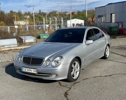 Сірий Мерседес Е-Клас, об'ємом двигуна 5 л та пробігом 185 тис. км за 4100 $, фото 3 на Automoto.ua