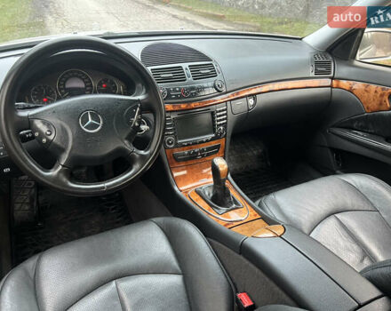 Сірий Мерседес Е-Клас, об'ємом двигуна 2.69 л та пробігом 315 тис. км за 5500 $, фото 35 на Automoto.ua