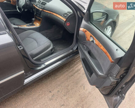 Сірий Мерседес Е-Клас, об'ємом двигуна 2.69 л та пробігом 465 тис. км за 5700 $, фото 15 на Automoto.ua