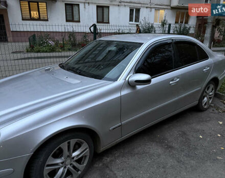 Серый Мерседес Е-Класс, объемом двигателя 2.2 л и пробегом 350 тыс. км за 5800 $, фото 1 на Automoto.ua