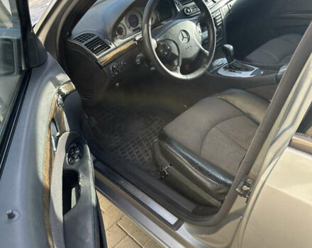 Серый Мерседес Е-Класс, объемом двигателя 2.69 л и пробегом 270 тыс. км за 6300 $, фото 10 на Automoto.ua