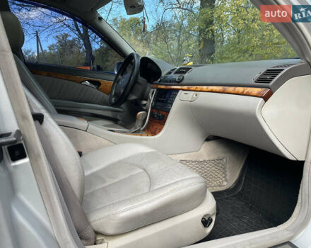 Мерседес Е-Класс 2002 в Остоге на Automoto.ua Серый Мерседес Е-Класс, объемом двигателя 2.15 л и пробегом 377 тыс. км за 4750 $, фото 27 на Automoto.ua