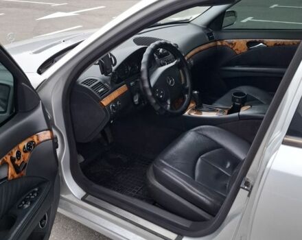 Серый Мерседес Е-Класс, объемом двигателя 2.7 л и пробегом 405 тыс. км за 6500 $, фото 3 на Automoto.ua