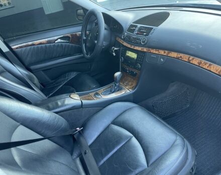 Серый Мерседес Е-Класс, объемом двигателя 2.7 л и пробегом 349 тыс. км за 5600 $, фото 11 на Automoto.ua