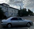 Серый Мерседес Е-Класс, объемом двигателя 2.2 л и пробегом 300 тыс. км за 4600 $, фото 2 на Automoto.ua