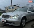 Серый Мерседес Е-Класс, объемом двигателя 2.2 л и пробегом 443 тыс. км за 5699 $, фото 2 на Automoto.ua