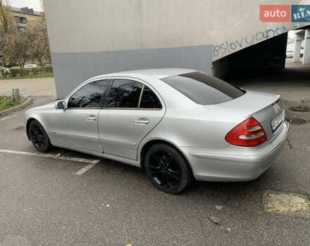 Серый Мерседес Е-Класс, объемом двигателя 2.6 л и пробегом 300 тыс. км за 4100 $, фото 1 на Automoto.ua