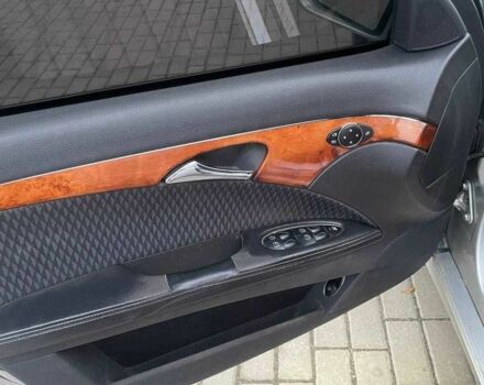 Серый Мерседес Е-Класс, объемом двигателя 2.1 л и пробегом 330 тыс. км за 6200 $, фото 7 на Automoto.ua