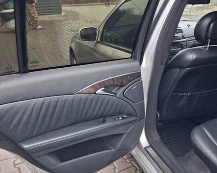 Сірий Мерседес Е-Клас, об'ємом двигуна 2.15 л та пробігом 302 тис. км за 7100 $, фото 13 на Automoto.ua