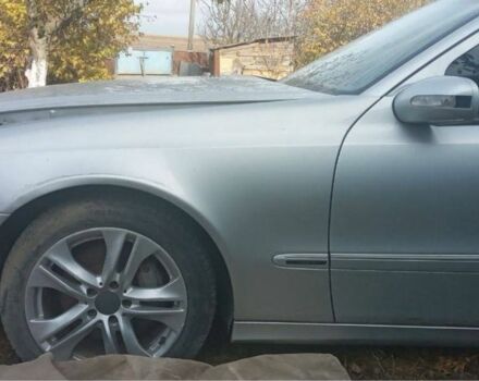 Серый Мерседес Е-Класс, объемом двигателя 3.2 л и пробегом 300 тыс. км за 2600 $, фото 17 на Automoto.ua