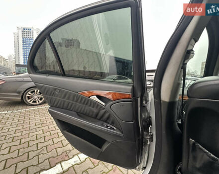 Серый Мерседес Е-Класс, объемом двигателя 2.4 л и пробегом 400 тыс. км за 4800 $, фото 10 на Automoto.ua
