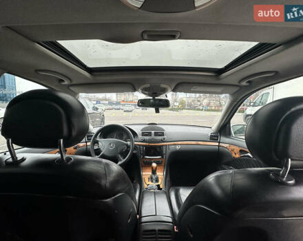 Серый Мерседес Е-Класс, объемом двигателя 2.4 л и пробегом 400 тыс. км за 4800 $, фото 8 на Automoto.ua