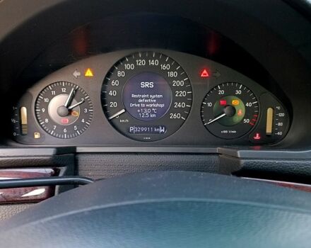 Серый Мерседес Е-Класс, объемом двигателя 2.1 л и пробегом 330 тыс. км за 7000 $, фото 1 на Automoto.ua