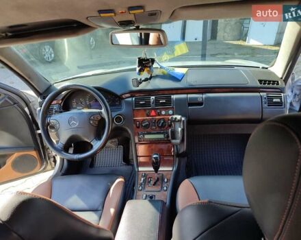 Сірий Мерседес Е-Клас, об'ємом двигуна 2.15 л та пробігом 499 тис. км за 5400 $, фото 13 на Automoto.ua