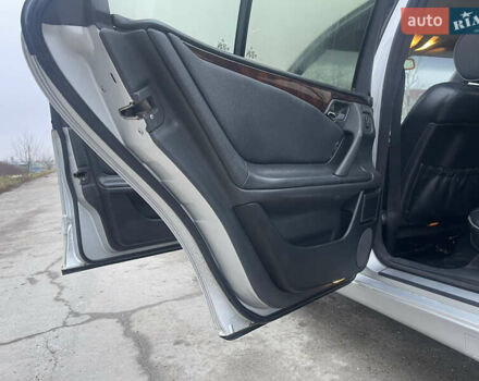 Серый Мерседес Е-Класс, объемом двигателя 3.23 л и пробегом 490 тыс. км за 4400 $, фото 14 на Automoto.ua