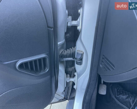 Сірий Мерседес Е-Клас, об'ємом двигуна 2.69 л та пробігом 350 тис. км за 5599 $, фото 25 на Automoto.ua