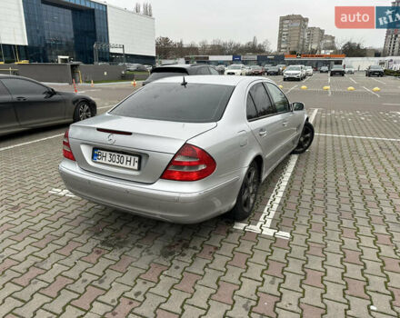 Серый Мерседес Е-Класс, объемом двигателя 2.4 л и пробегом 400 тыс. км за 4800 $, фото 3 на Automoto.ua