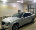 Серый Мерседес Е-Класс, объемом двигателя 3.2 л и пробегом 350 тыс. км за 5300 $, фото 1 на Automoto.ua