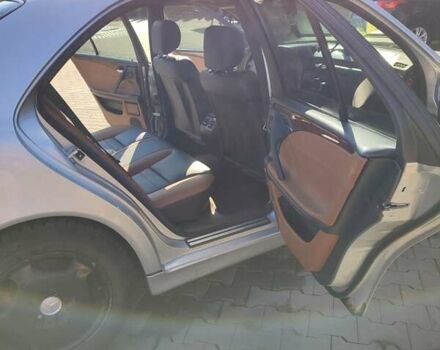 Сірий Мерседес Е-Клас, об'ємом двигуна 2.15 л та пробігом 499 тис. км за 5400 $, фото 12 на Automoto.ua