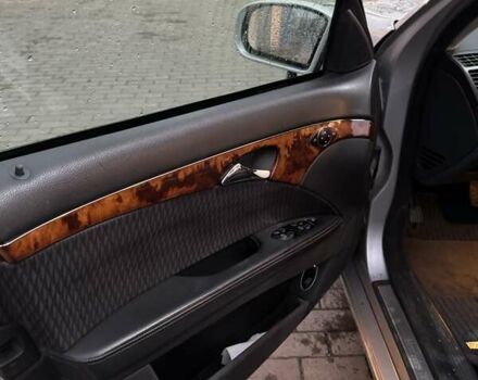 Серый Мерседес Е-Класс, объемом двигателя 2.69 л и пробегом 428 тыс. км за 7200 $, фото 9 на Automoto.ua