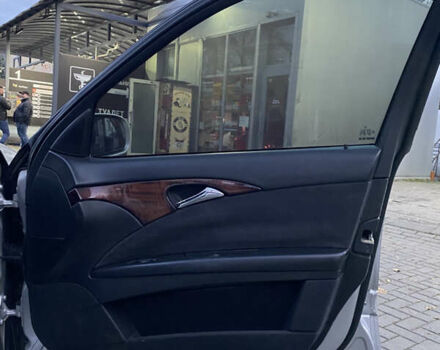 Сірий Мерседес Е-Клас, об'ємом двигуна 2.2 л та пробігом 351 тис. км за 5400 $, фото 18 на Automoto.ua