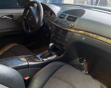 Серый Мерседес Е-Класс, объемом двигателя 2.7 л и пробегом 308 тыс. км за 4100 $, фото 8 на Automoto.ua