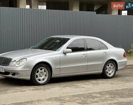 Серый Мерседес Е-Класс, объемом двигателя 2.15 л и пробегом 320 тыс. км за 4999 $, фото 10 на Automoto.ua