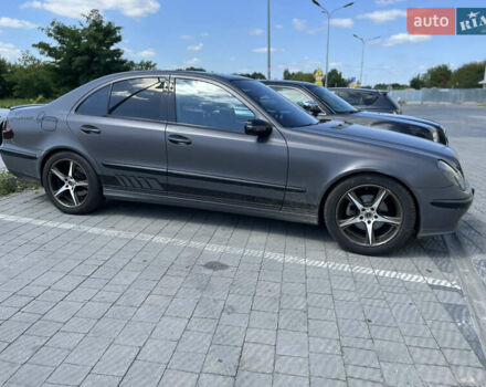 Серый Мерседес Е-Класс, объемом двигателя 1.8 л и пробегом 400 тыс. км за 6300 $, фото 2 на Automoto.ua