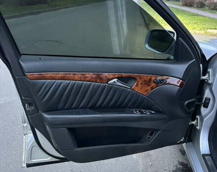 Сірий Мерседес Е-Клас, об'ємом двигуна 2.6 л та пробігом 354 тис. км за 5000 $, фото 16 на Automoto.ua