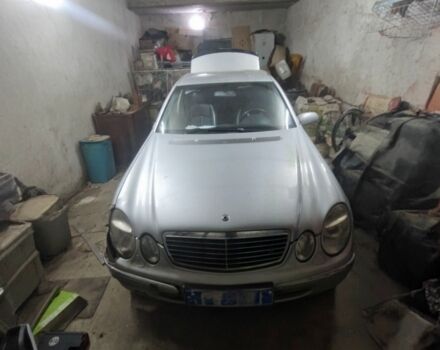 Мерседес Е-Клас 2002 у Чернівцях на Automoto.ua Сірий Мерседес Е-Клас, об'ємом двигуна 0 л та пробігом 280 тис. км за 4554 $, фото 2 на Automoto.ua