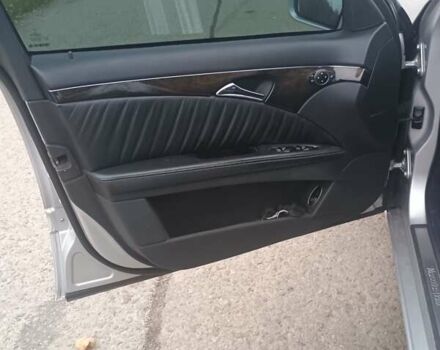 Серый Мерседес Е-Класс, объемом двигателя 2.7 л и пробегом 242 тыс. км за 8700 $, фото 4 на Automoto.ua