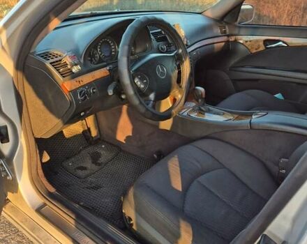 Серый Мерседес Е-Класс, объемом двигателя 2.69 л и пробегом 370 тыс. км за 7500 $, фото 14 на Automoto.ua