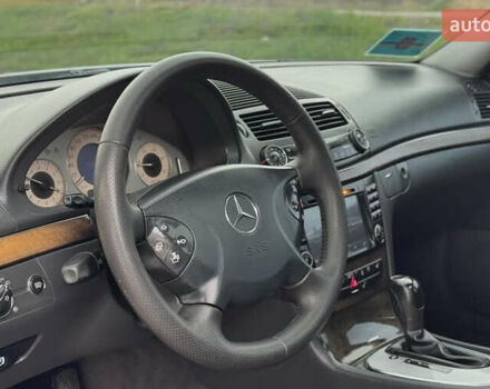 Серый Мерседес Е-Класс, объемом двигателя 2.7 л и пробегом 378 тыс. км за 7500 $, фото 4 на Automoto.ua