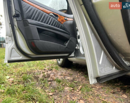 Сірий Мерседес Е-Клас, об'ємом двигуна 2.69 л та пробігом 315 тис. км за 5500 $, фото 46 на Automoto.ua