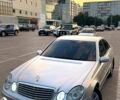 Серый Мерседес Е-Класс, объемом двигателя 2.1 л и пробегом 350 тыс. км за 7300 $, фото 2 на Automoto.ua