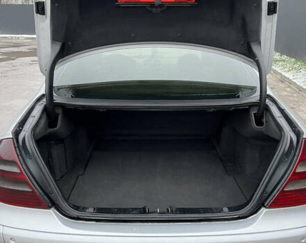 Серый Мерседес Е-Класс, объемом двигателя 2.2 л и пробегом 352 тыс. км за 5200 $, фото 19 на Automoto.ua