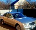 Сірий Мерседес Е-Клас, об'ємом двигуна 2.1 л та пробігом 400 тис. км за 6500 $, фото 2 на Automoto.ua