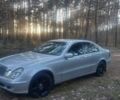 Серый Мерседес Е-Класс, объемом двигателя 2.2 л и пробегом 402 тыс. км за 6000 $, фото 2 на Automoto.ua