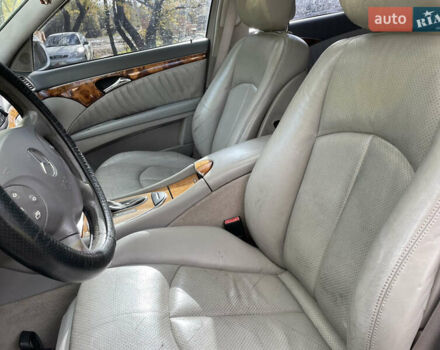 Мерседес Е-Класс 2002 в Остоге на Automoto.ua Серый Мерседес Е-Класс, объемом двигателя 2.15 л и пробегом 377 тыс. км за 4750 $, фото 31 на Automoto.ua