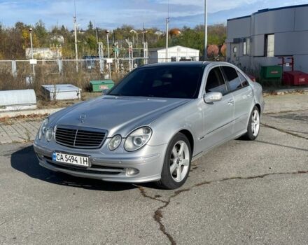 Сірий Мерседес Е-Клас, об'ємом двигуна 5 л та пробігом 185 тис. км за 4100 $, фото 4 на Automoto.ua