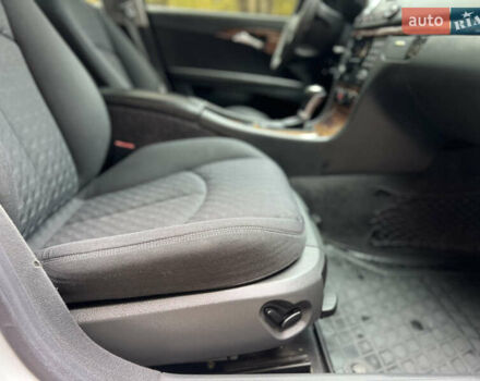 Серый Мерседес Е-Класс, объемом двигателя 2.15 л и пробегом 320 тыс. км за 4999 $, фото 30 на Automoto.ua