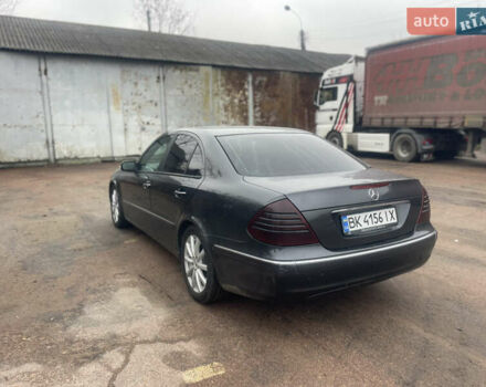 Сірий Мерседес Е-Клас, об'ємом двигуна 2.69 л та пробігом 465 тис. км за 5700 $, фото 7 на Automoto.ua