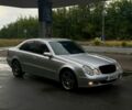 Сірий Мерседес Е-Клас, об'ємом двигуна 2.7 л та пробігом 375 тис. км за 5999 $, фото 1 на Automoto.ua