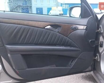 Сірий Мерседес Е-Клас, об'ємом двигуна 2.69 л та пробігом 274 тис. км за 7250 $, фото 21 на Automoto.ua