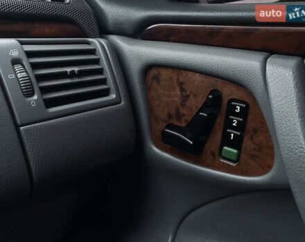Серый Мерседес Е-Класс, объемом двигателя 3.2 л и пробегом 490 тыс. км за 4099 $, фото 18 на Automoto.ua