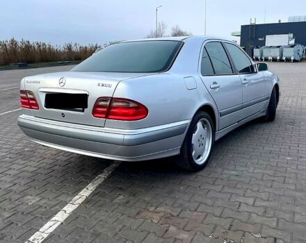 Серый Мерседес Е-Класс, объемом двигателя 2 л и пробегом 320 тыс. км за 4500 $, фото 2 на Automoto.ua
