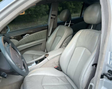 Серый Мерседес Е-Класс, объемом двигателя 2.4 л и пробегом 320 тыс. км за 5300 $, фото 9 на Automoto.ua