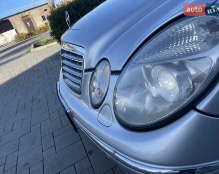 Сірий Мерседес Е-Клас, об'ємом двигуна 2.69 л та пробігом 350 тис. км за 5599 $, фото 16 на Automoto.ua