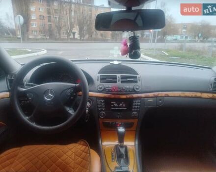 Серый Мерседес Е-Класс, объемом двигателя 2.7 л и пробегом 300 тыс. км за 6500 $, фото 12 на Automoto.ua